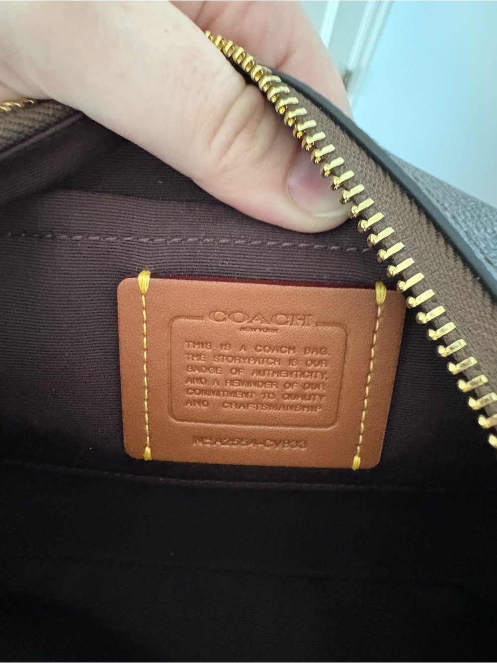 Coach brand new Teri Shoulder bag - Signature Canvas - never used! - Picture 5 of 6